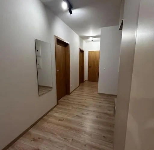 New 2 Bedroom By The Airport - Free Parking Lejlighed Bratislava